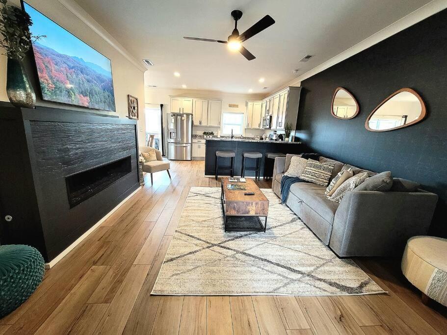 *Dog Friendly*Modern Home-Minutes To Dollywood, Gatlinburg, Smoky Mountains & Pigeon Forge! Dış mekan fotoğraf