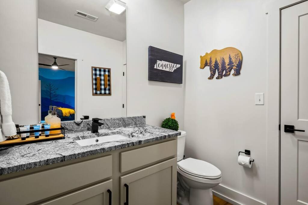 *Dog Friendly*Modern Home-Minutes To Dollywood, Gatlinburg, Smoky Mountains & Pigeon Forge! Dış mekan fotoğraf